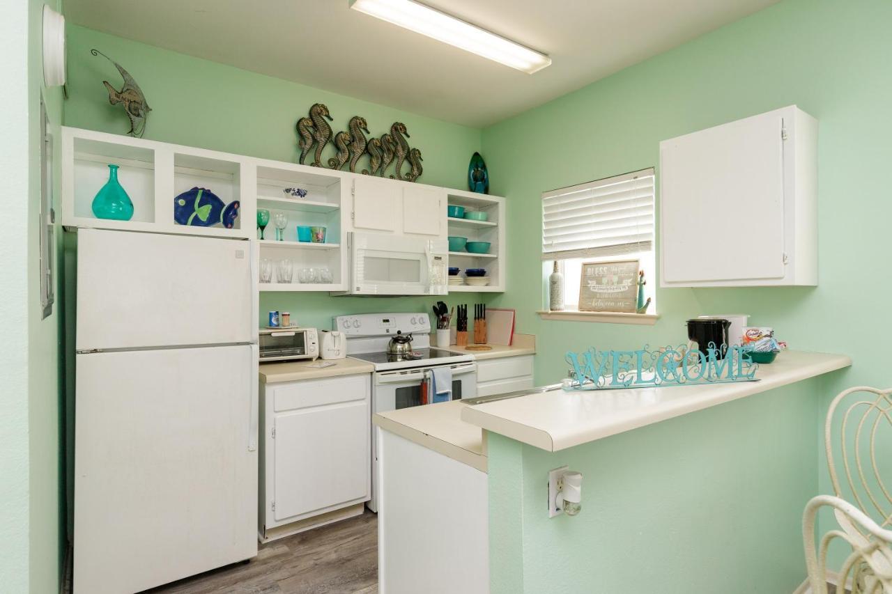 Corpus Christi Beachside Condo: Padre Island Retreat Exterior photo