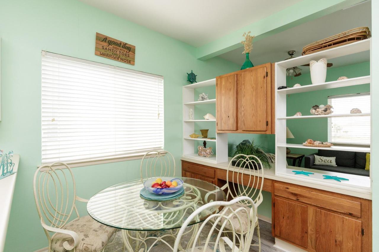 Corpus Christi Beachside Condo: Padre Island Retreat Exterior photo