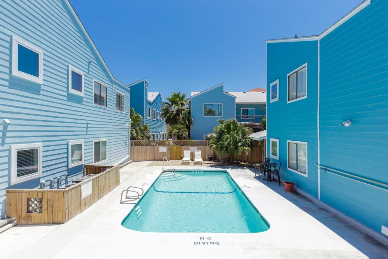 Corpus Christi Beachside Condo: Padre Island Retreat Exterior photo
